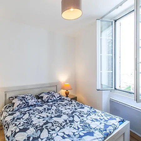 Vieil 2p Agréable 아파트