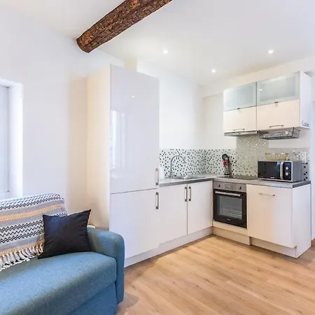 Vieil 2p Agréable Apartamento Antibes